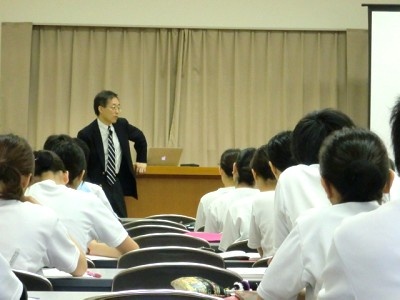 フィジカル アセスメントの授業 学園topics 学校法人大麻学園 四国医療専門学校